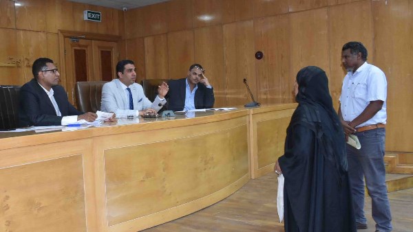 نائب محافظ الأقصر يبحث شكاوى المواطنين 