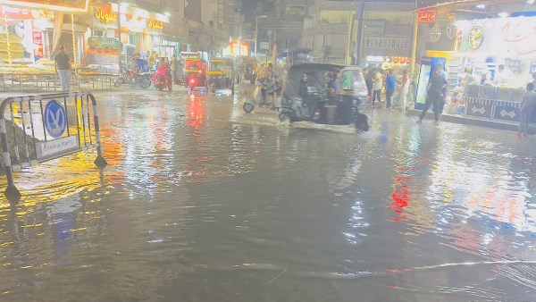 غرق جزئي بشارع الجلاء بالمحلة 