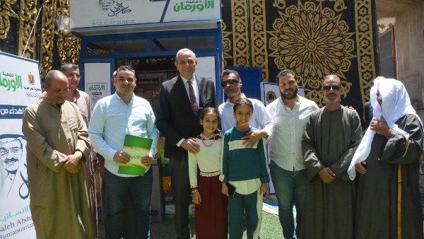 محافظ الغربية يسلم الاكشالك محافظ الغربية يسلم الاكشالك
