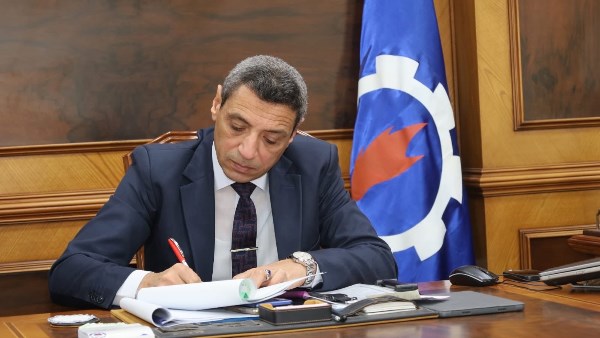 محافظ السويس يعتمد نتيجة الشهادة الاعدادية محافظ السويس يعتمد نتيجة الشهادة الاعدادية