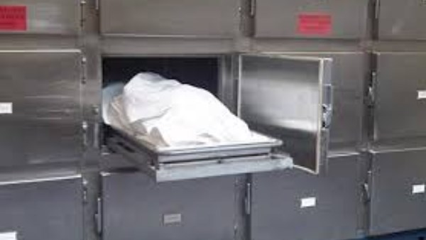 اب ينهي حياة ابنه في البحيرة 