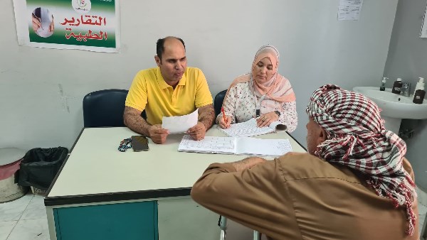 الكشف على 1122 مواطنًا خلال قافلة طبية بالبحيرة 