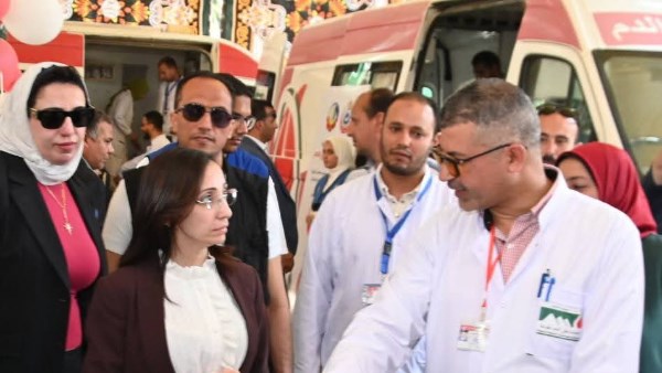 محافظ البحيرة تتابع حملة التبرع بالدم بدمنهور 