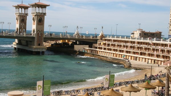 أحد شواطئ الإسكندرية