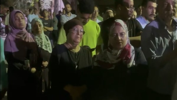 بكاء وانهيار الأمهات بكاء وانهيار الأمهات