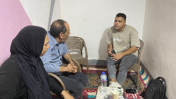 محرر بصراحة مع الأسرة 