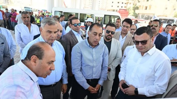 رئيس الوزراء يتفقد مشروع إنشاء محور السادات "كوبري 45" بالإسكندرية