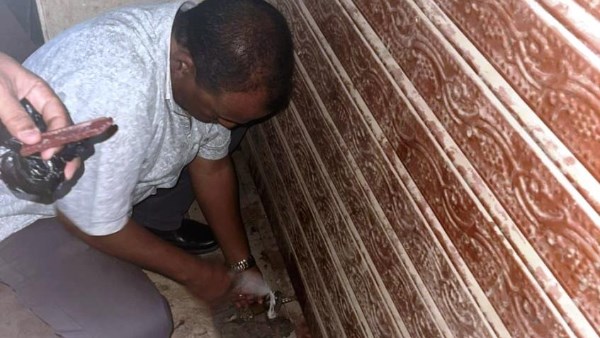 «يديرها جنسيات إفريقية».. الوحدات المحلية بأسوان تواصل غلق وتشميع المحلات والمقاهى والكافيهات المخالفة