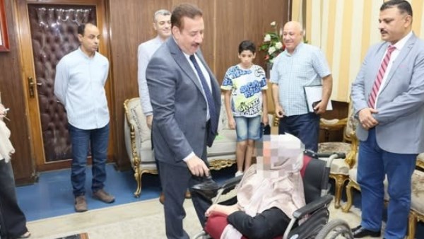 بـ300 ألف جنيه.. محافظ المنوفية يسلم مساعدات مالية وعينية لــ 40 حالة من ذوي الهمم والحالات الإنسانية