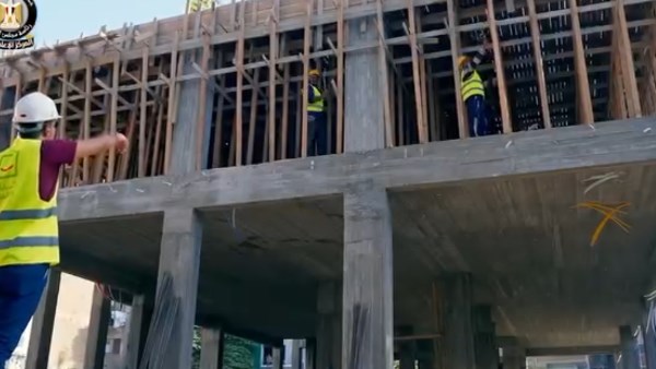 بالفيديو| "حياة كريمة" تغيّر وجه القرى المصرية.. والتنمية تصل شرايين الشرقية