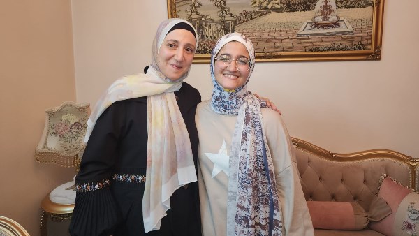 سلمي ووالدتها 
