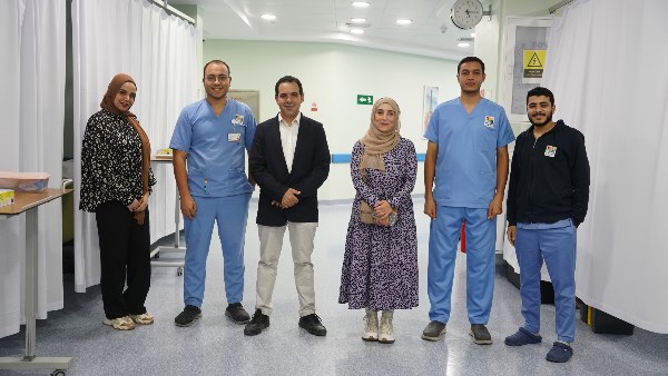 مروة الشافعي  في زيارة لمستشفى الناس