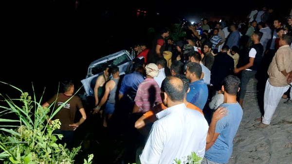 انقلاب سيارة نصف نقل بحوش عيسى 
