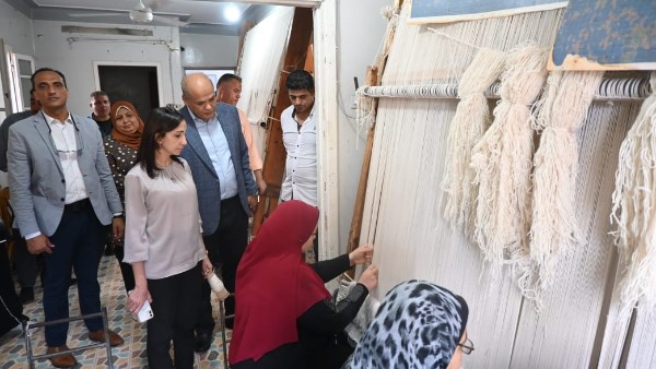 محافظة البحيرة تتفقد مصانع يدويه برشيد محافظة البحيرة تتفقد مصانع يدويه برشيد