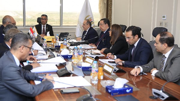 وزير التموين يتابع انتظام منظومة الطحن
