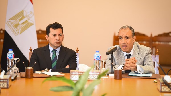 وزير الخارجية يستقبل وزير الشباب والرياضة