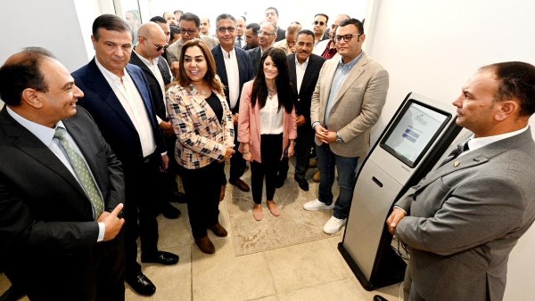 وزراء الإسكان والتخطيط والتنمية المحلية ومحافظ مطروح