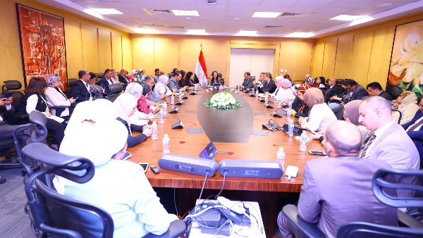 وزيرة التضامن تعقد اجتماعها الدوري مع مندوبي الصحف والمواقع الإلكترونية