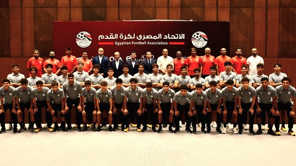 وزير الشباب والرياضة يزور معسكر منتخب ١٧ سنة