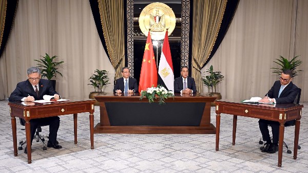 مراسم توقيع مجموعة وثائق لتعزيز التعاون المشترك بين البلدين 