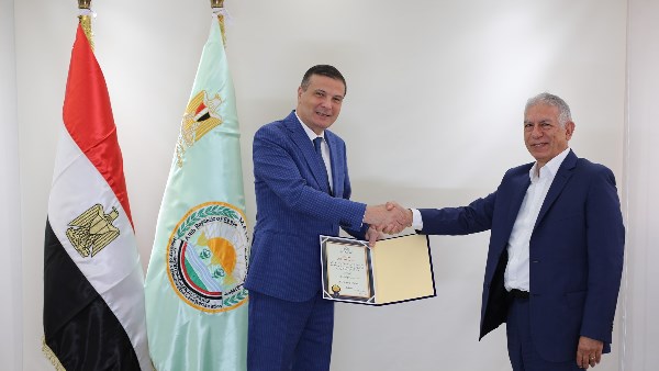 وزير الزراعة ومنصة "حوار" يكرمان أصحاب المبادرات الأعلى تقييمًا في القطاع الزراعي  