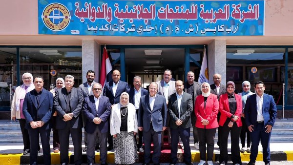 رئيس هيئة الدواء المصرية يتفقد مصانع «فيتابيوتكس مصر» و«الجيلاتينية» رئيس هيئة الدواء المصرية يتفقد مصانع «فيتابيوتكس مصر» و«الجيلاتينية»