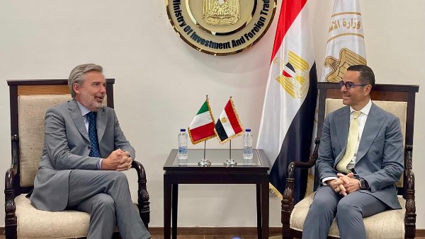 حسن الخطيب وميكيلي كواروني