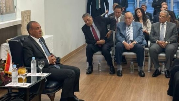 وزير الخارجية يلتقي بالجالية المصرية 
