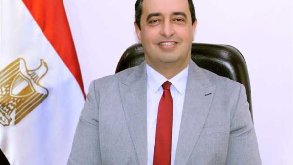  الدكتور عمرو عثمان