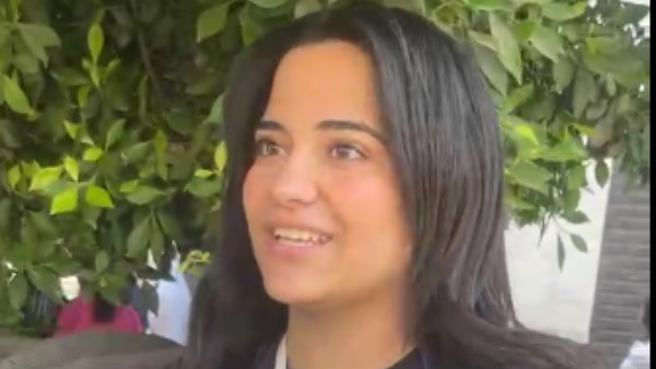 طالبة ثانوية عامة بعد خروجها من اللجنة
