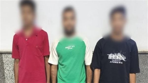 القبض على 3 أشخاص ألقوا حجارة على قطار بأسيوط