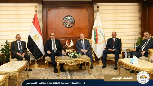 المستشار محمود فوزي، وزير الشئون النيابية والقانونية والتواصل السياسي، المستشار محمد الشناوي، يلتقي رئيس هيئة النيابة الإدارية،