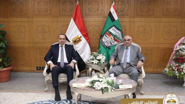 المستشار محمود فوزي وزير الشئون النيابية والقانونية والتواصل السياسي، يلتقي المستشار الدكتور حسين مدكور، رئيس هيئة قضايا الدولة،
