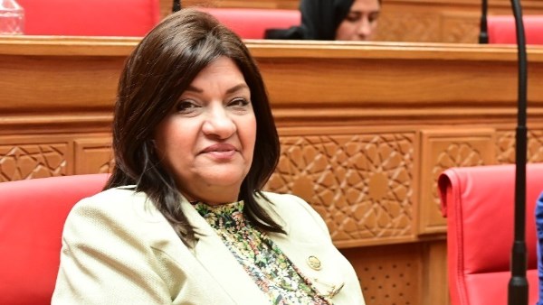 ايفلين متى 