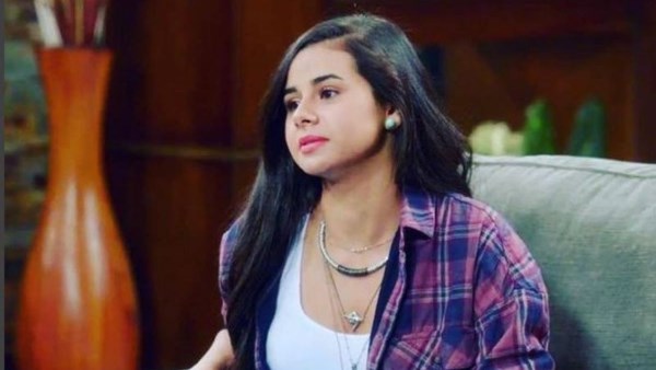 الفنانة منة عرفة