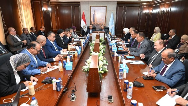 لقاء وزير النقل مع عدد من المستثمرين بالإسكندرية