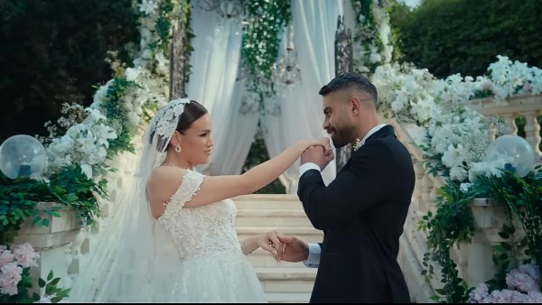 عبيدة عروسة في حفل زفاف أسطوري بكليب "ضحكتك بالدنيا"