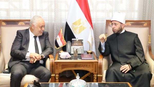 وزير الأوقاف يستقبل نقيب المهن التمثيلية لبحث التعاون في دعم الدراما الدينية والأنشطة الثقافية