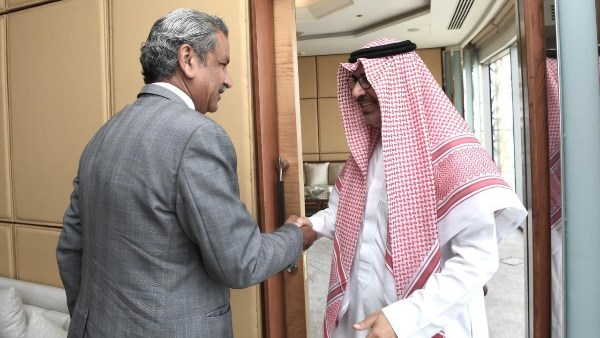 السفير السعودي بالقاهرة يستقبل محمد عبدالمتعال رئيس قناة MBC مصر