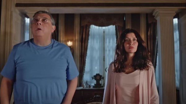 الكوميديا والرومانسية تسيطران على إعلان فيلم فيها ايه يعنى