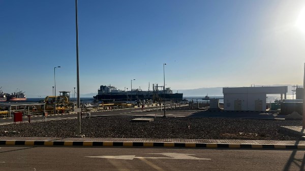 لتأمين الطاقة.. وصول وحدة التغييز العائمة "إينرجيوس فورس" إلى ميناء العقبة