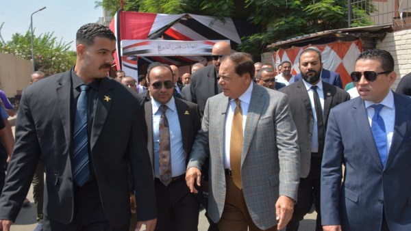 محمد أبو العينين يدلي بصوته في انتخابات مجلس الشيوخ ويؤكد: المشاركة مسؤولية وطنية