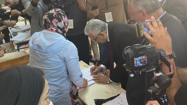 رئيس النواب يدلي بصوته في انتخابات الشيوخ 2025 
