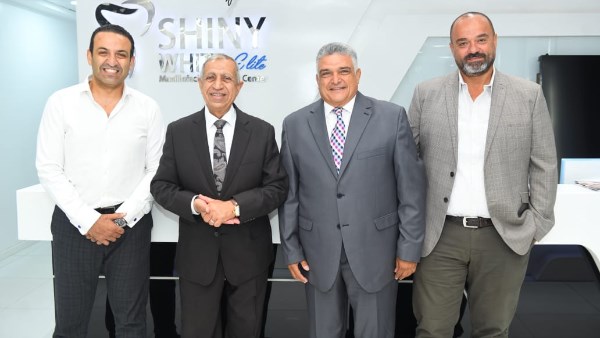 الدكتور إسماعيل عبدالغفار رئيس الأكاديمية العربية للعلوم والتكنولوجيا يزور المركز الرئيسي لـ «شايني وايت» 