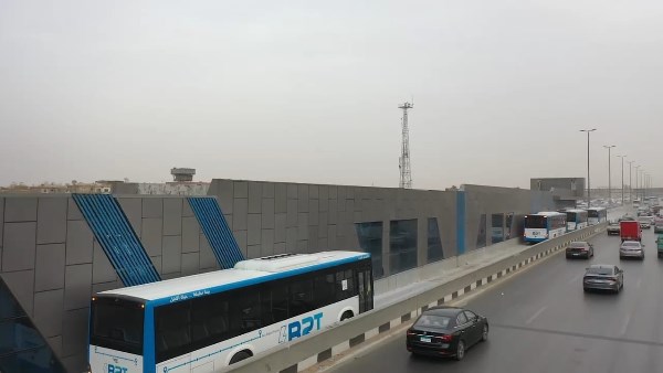 النقل تقرر مدّ تشغيل الأتوبيس الترددي حتى الواحدة بعد منتصف الليل