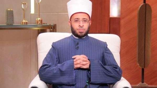 «لقى ربه أثناء خطبة الجمعة».. وزير الأوقاف يوجه بصرف 50 ألف جنيه إعانة عاجلة لأسرة إمام بالشرقية «لقى ربه أثناء خطبة الجمعة».. وزير الأوقاف يوجه بصرف 50 ألف جنيه إعانة عاجلة لأسرة إمام بالشرقية