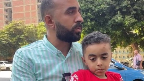 لايف موقع بصراحة| «ماعنديش غيره ونفسي يفضل جنبي».. أسرة رحيم مريض ضمور العضلات عايزين حقنة بـ 3 مليون دولار علشان يقدر يعيش
