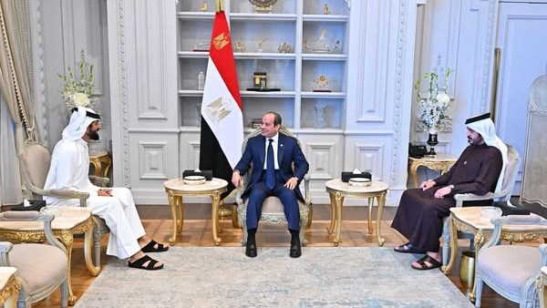 «لمناقشة تطورات الأوضاع في قطاع غزة».. الرئيس السيسي ومستشاري الأمن الوطني البحرينيين على طاولة واحدة