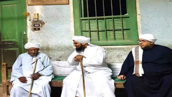 «رمز الإصلاح بين الناس».. وزير الأوقاف ينعى الشيخ الجليل تقادم بن الشريف إسماعيل