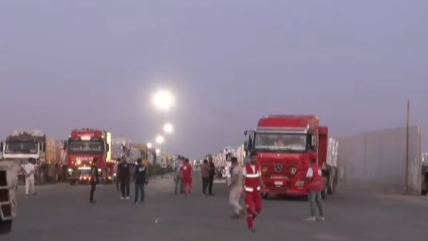 تحرك قافلة المساعدات الـ20 من مصر إلى غزة عبر كرم أبو سالم